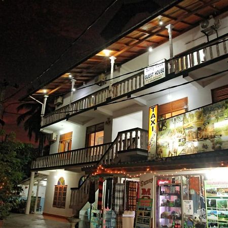 Sunny Mood Guest House Unawatuna Buitenkant foto
