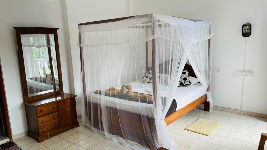 Sunny Mood Guest House Unawatuna Buitenkant foto