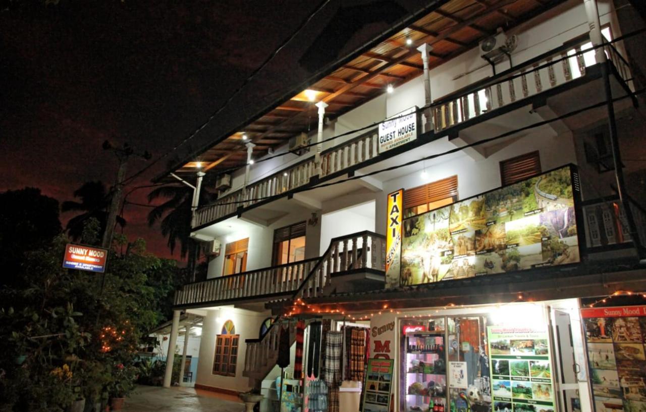 Sunny Mood Guest House Unawatuna Buitenkant foto
