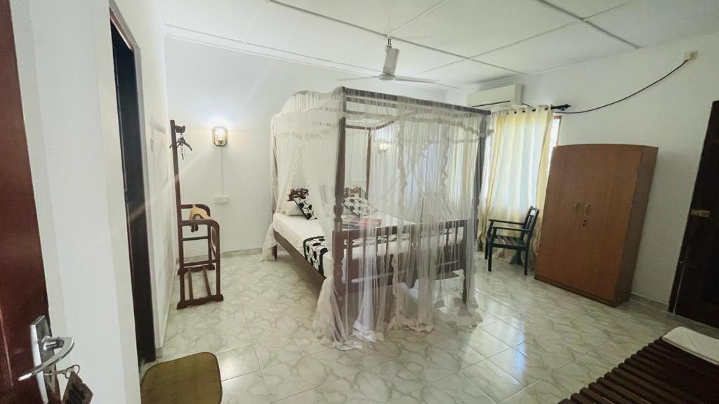 Sunny Mood Guest House Unawatuna Buitenkant foto